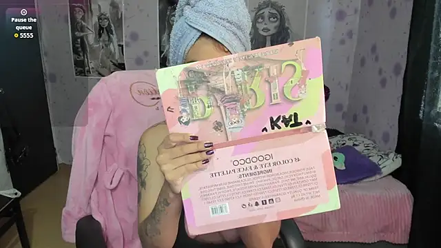 Medussa katt online show from September 30, 2025, 6:13 pm