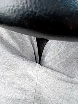 fuck couple69 online show from October 6, 2025, 4:37 pm