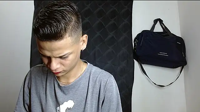 Snapshot of axce1_boy24 chatting on October 15, 2025, 12:05 pm axce1 boy24 online show from October 15, 2025, 12:05 pm