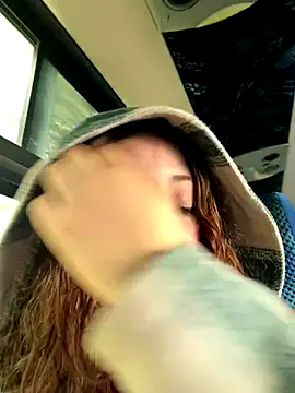 Baby  Otaku online show from November 14, 2025, 4:17 pm