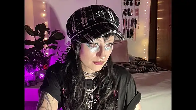 ELENA UMBRA online show from January 15, 2026, 11:30 pm