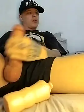 Snapshot of erickdlima1 chatting on October 8, 2025, 4:37 pm erickdlima1 online show from October 8, 2025, 4:37 pm