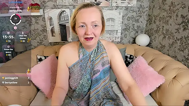 Karen Villis online show from November 13, 2025, 9:30 am