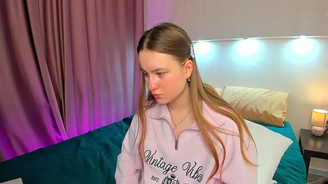 Candy Cansew online show from September 9, 2025, 1:38 am