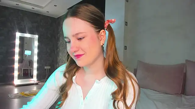 Candy Cansew online show from February 18, 2026, 9:05 am