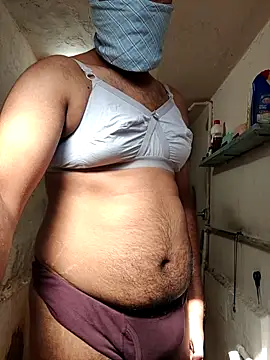 Snapshot of Brown69_guy chatting on October 19, 2025, 9:32 am Brown69 guy online show from October 19, 2025, 9:32 am