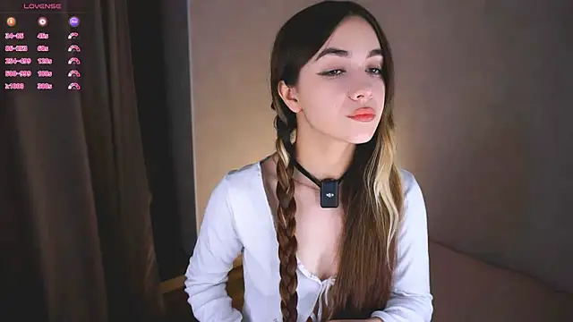 Snapshot of CupSizeGirl chatting on October 7, 2025, 4:26 pm CupSizeGirl online show from October 7, 2025, 4:26 pm