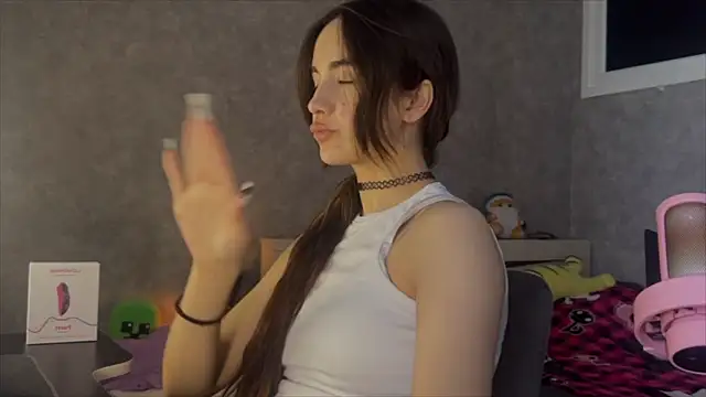 Snapshot of CupSizeGirl chatting on February 20, 2026, 5:15 am CupSizeGirl online show from February 20, 2026, 5:15 am