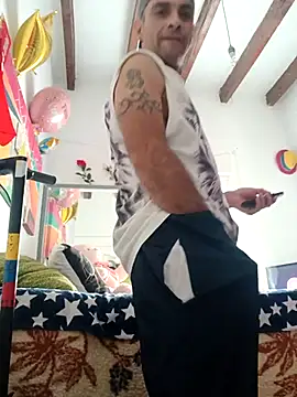 hotCOUPLEPETRA online show from April 9, 2026, 10:42 am