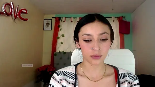 Snapshot of vale_miel chatting on October 24, 2025, 7:10 pm vale miel online show from October 24, 2025, 7:10 pm