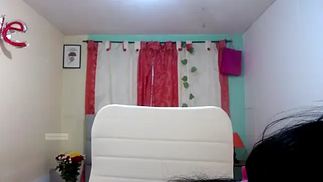 vale miel online show from November 10, 2025, 8:52 pm