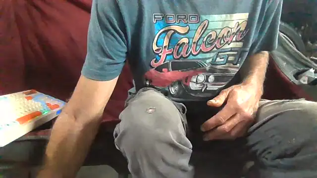 Lovyourpuss online show from January 31, 2026, 7:56 pm