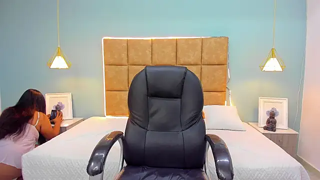 Snapshot of NaniXoxo18 chatting on November 10, 2025, 12:59 pm NaniXoxo18 online show from November 10, 2025, 12:59 pm