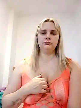 JessicaItalia online show from October 18, 2025, 9:21 am