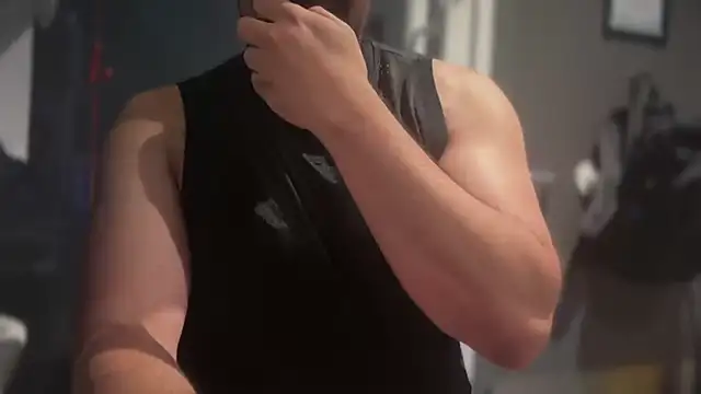 CloudyMuscleBeefy online show from June 8, 2026, 2:23 am