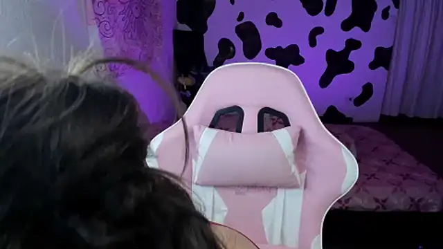 abbie jensen  online show from September 15, 2025, 3:50 am