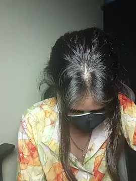 Isha Sax online show from October 26, 2025, 8:04 pm