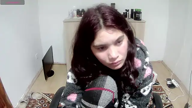 MalloryMyers online show from September 25, 2025, 5:27 pm