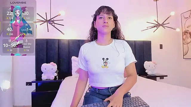 niia7 online show from December 3, 2025, 7:34 pm