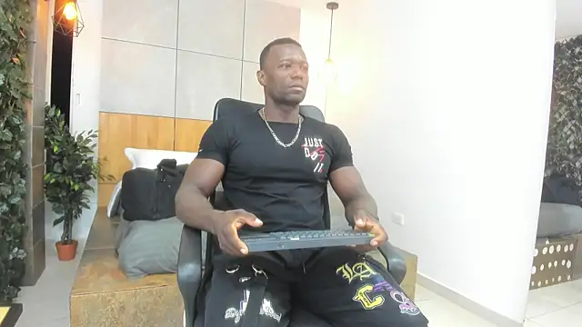 MarcusBlack  online show from September 12, 2025, 9:31 am