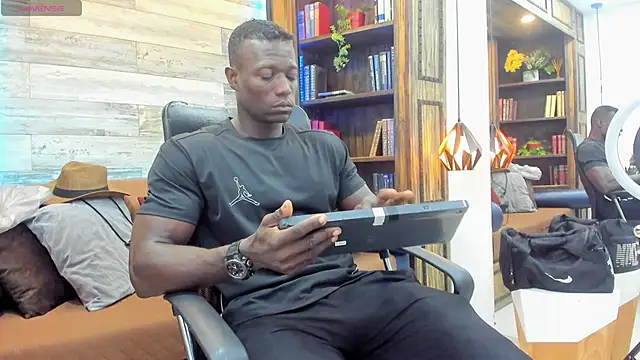 MarcusBlack  online show from November 26, 2025, 11:44 am