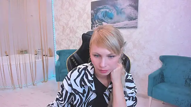 LindaSandy 1 online show from September 17, 2025, 6:04 am