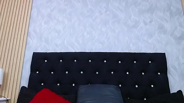 xandrinakarzon online show from March 11, 2026, 1:50 pm