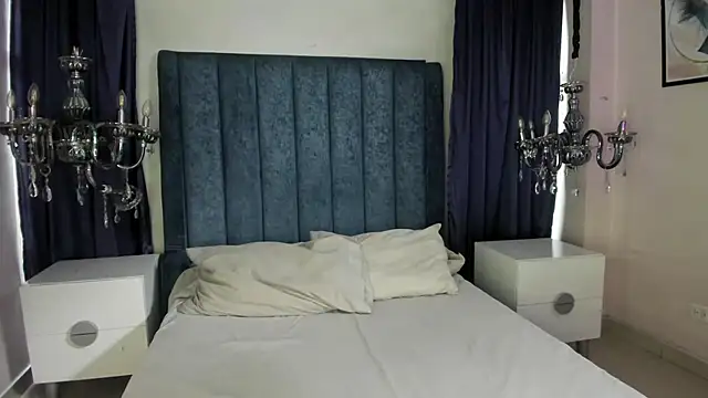 Anittatoro  online show from November 25, 2025, 7:03 pm