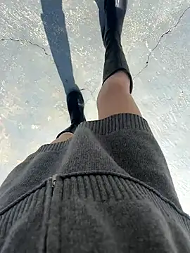 xiaoyuan01 online show from October 23, 2025, 1:49 am