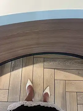 xiaoyuan01 online show from April 18, 2026, 4:05 am