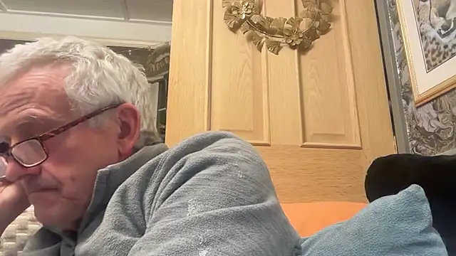 poggles online show from October 27, 2025, 10:36 pm