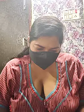 Liyaa 24 online show from March 26, 2026, 5:18 pm