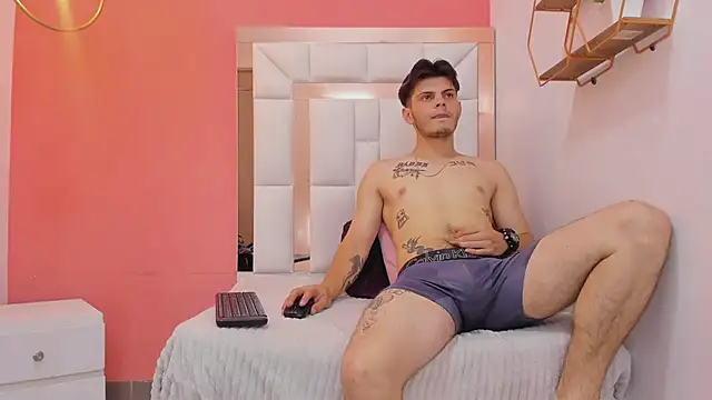 Snapshot of erickandnatasha_69 chatting on February 18, 2026, 11:06 am erickandnatasha 69 online show from February 18, 2026, 11:06 am