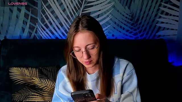 ChristyCrayme online show from October 3, 2025, 10:18 pm