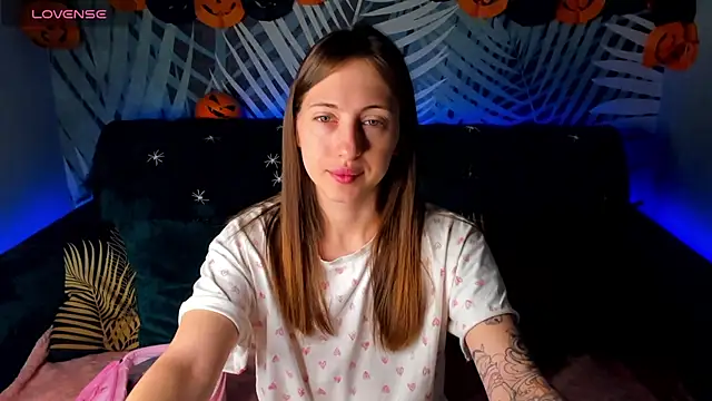 ChristyCrayme online show from October 22, 2025, 11:48 pm