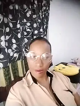 EbonyHorrny online show from October 31, 2025, 3:40 am