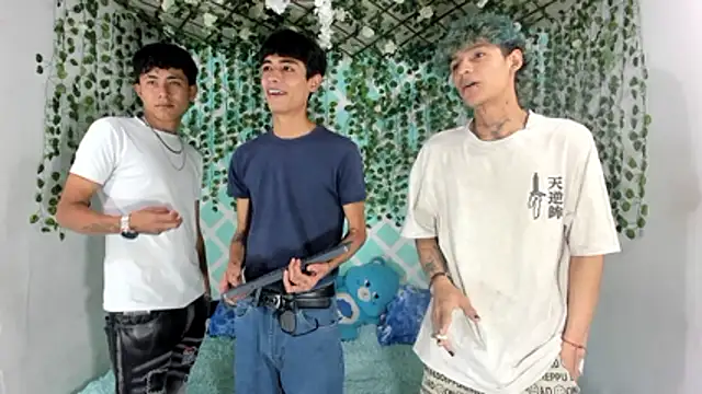 Bastian boyshot77 online show from November 30, 2025, 7:18 pm