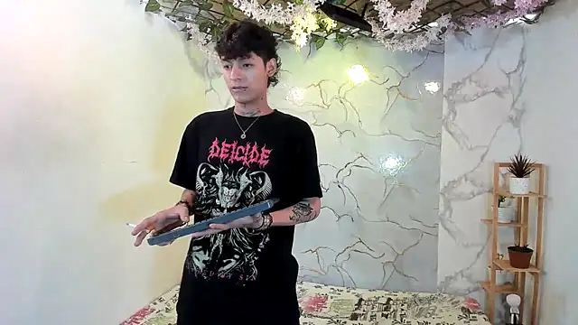 Bastian boyshot77 online show from May 31, 2026, 7:37 pm