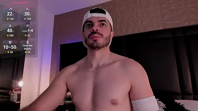 AxelThompson  online show from November 7, 2025, 11:43 am