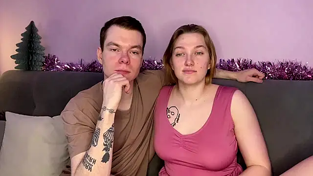 julielourens online show from December 15, 2025, 8:07 am