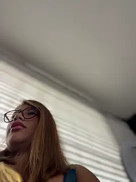 sara calderon online show from December 21, 2025, 1:29 pm