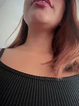 sara calderon online show from March 31, 2026, 1:33 pm