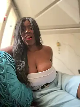 Alexia 24 online show from November 4, 2025, 7:46 pm