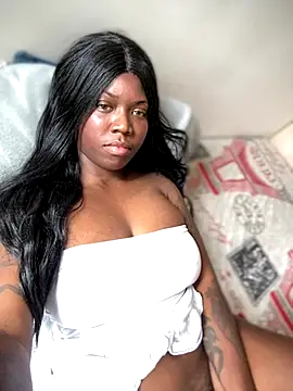 Alexia 24 online show from November 20, 2025, 5:56 pm