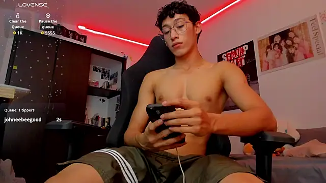 velvet skyn online show from April 9, 2026, 2:55 am