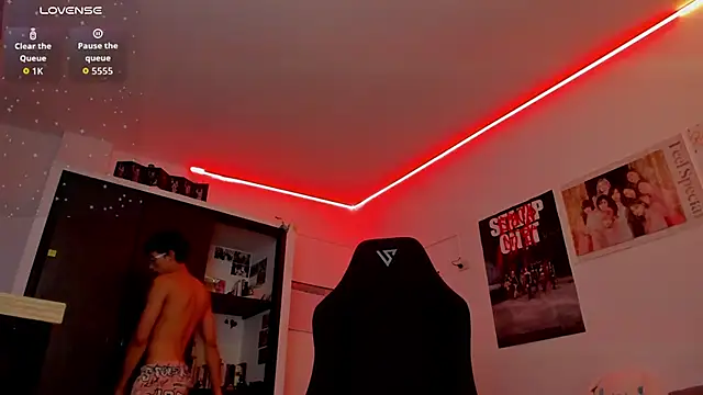 velvet skyn online show from April 9, 2026, 10:26 pm