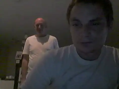 Snapshot of kenniiiyyy chatting on October 1, 2025, 9:43 pm kenniiiyyy online show from October 1, 2025, 9:43 pm