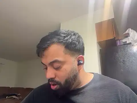 gogone2025 online show from November 12, 2025, 4:46 am