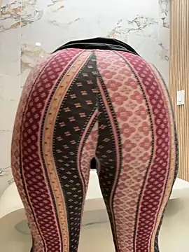 sweetsirenn online show from February 24, 2026, 3:43 pm