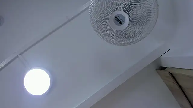 VICTORIAGRAYS online show from February 28, 2026, 11:11 am